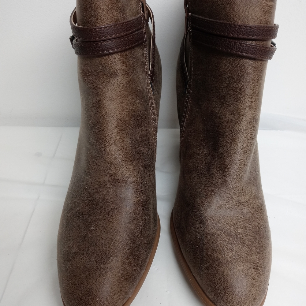 Shoe Dazzle Sashanna Boots
